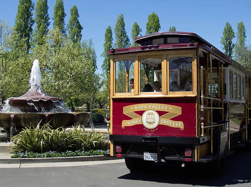 Napa Valley Wine Tasting Tour by Open-Air Trolley with Lunch